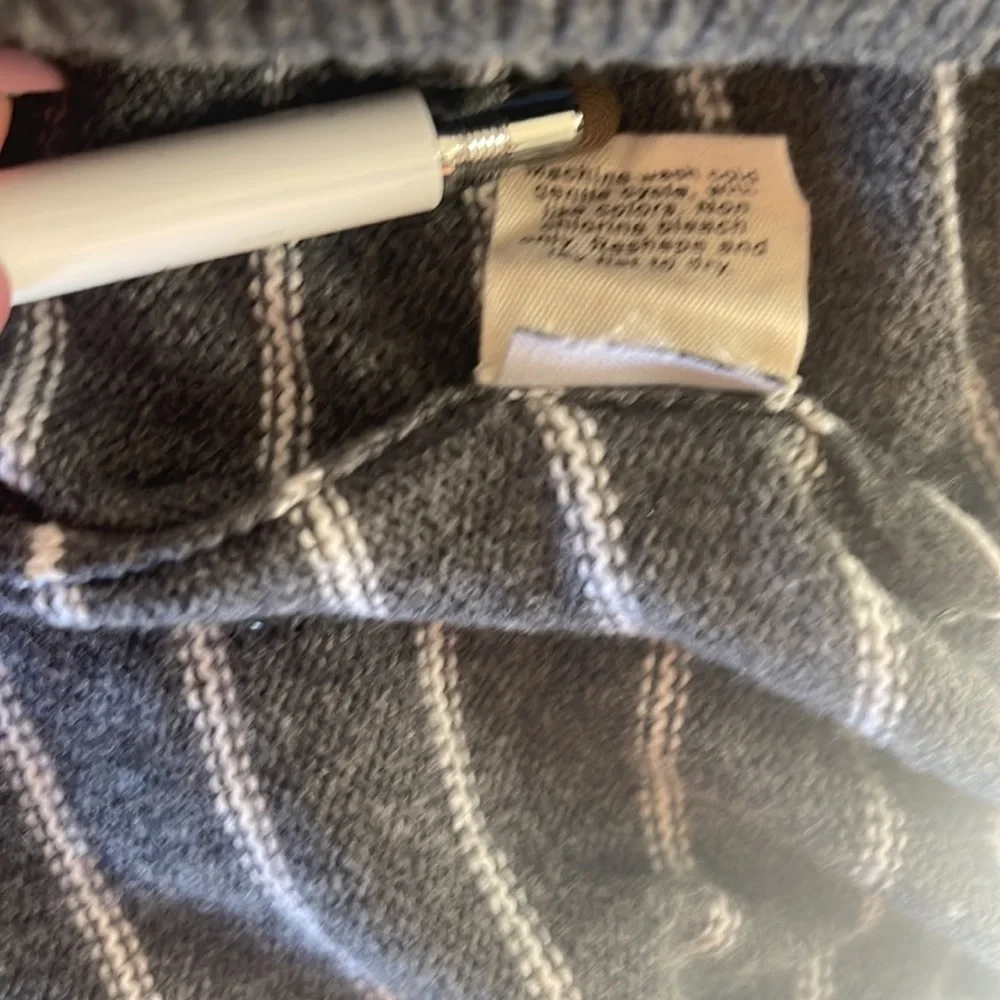 J. Crew Cashmere Blend V-Neck Stripe Sweater Like New! Size Medium